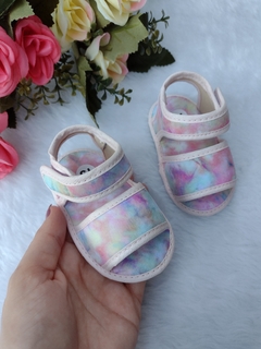 Sandália de bebê Tie Dye - Ateliê Vivi Delfino 