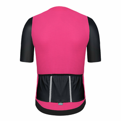 REMERA M/CORTA MAGENTA 8.9 ESCALADOR ROSA FLUO en internet