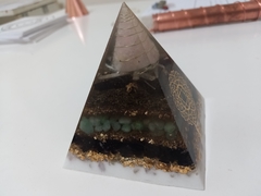 Orgonite Pirâmide personalizada 10cm na internet