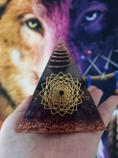 Orgonite Pirâmide 15cm x 15cm na internet