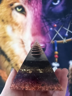 Orgonite Pirâmide personalizada 10cm - comprar online