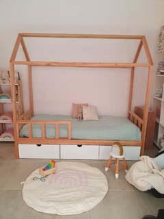 Cama Casita Simple con Cajones Laqueados