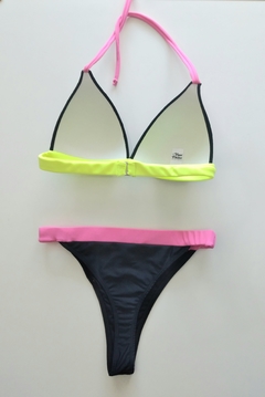 Bikini black fluo en internet