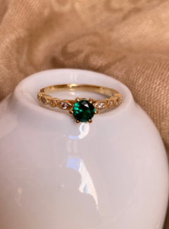 Anel Solitário Pedra Verde com Zircônia - Banhado a Ouro 18K - comprar online