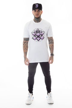 CAMISETA BRANCA LOTUS DEUM