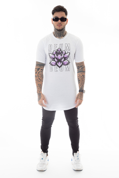 CAMISETA LONG LOTUS BRANCA DEUM