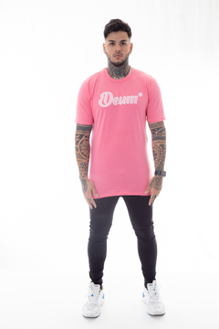 CAMISETA ROSA DEUM na internet