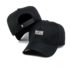 BONÉ TRUCKER LASERCAP TAG DEUM PRETO