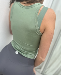 Musculosa verde - comprar online