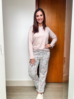 PIJAMA LONGO FEMININO FLORAL NUDE - DanBe Pijamas