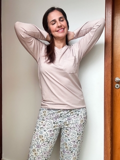 Imagem do PIJAMA LONGO FEMININO FLORAL NUDE