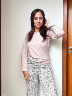 PIJAMA LONGO FEMININO FLORAL NUDE na internet