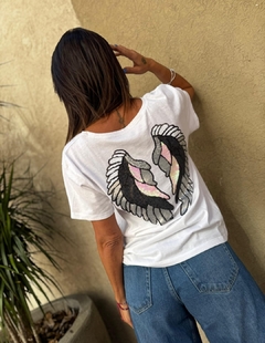 Remera Black Wing Diseño suelto talles 6, 7 y 8! - comprar online