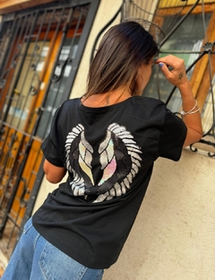 Remera Black Wing Diseño suelto talles 6, 7 y 8!