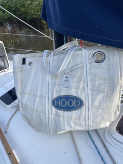 Tote Hood