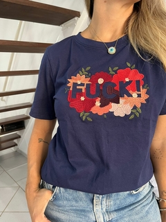 Camiseta Bordada Fuck na internet