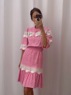 Vestido Curto Laise Trabalhado Rosa - comprar online