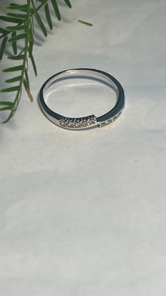 Anillo zircones de plata rodinada - tienda online