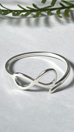 Anillo con infinito