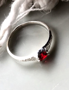 Imagen de Anillo Plata y cristal rojo