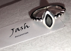 anillo plata y cristal negro ovalado - Jash accesorios