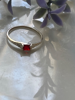 Anillo Plata y cristal rojo - Jash accesorios