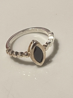 anillo plata y cristal negro ovalado - tienda online