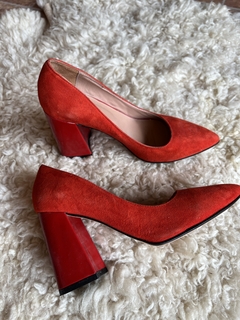 Stilettos rojos Carla Breier en internet