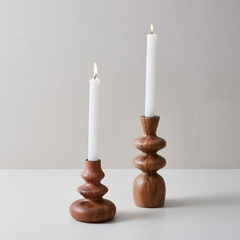 Candelabros madera x 2