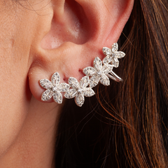 Brinco Ear Cuff Flores Cravejadas Cristal banhado em Prata