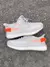 Yeezy 350 Cinza/ Laranja - comprar online