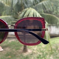 Óculos de sol Camila - vermelho na internet