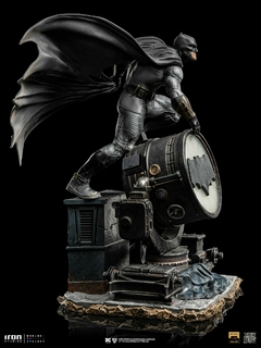Batman Batsinal Deluxe Zack Snyder's Justice League 1/10 Iron Studios - comprar online