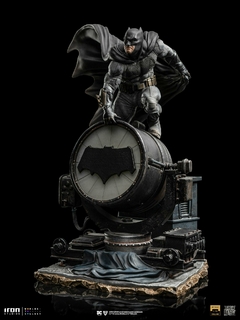 Batman Batsinal Deluxe Zack Snyder's Justice League 1/10 Iron Studios na internet
