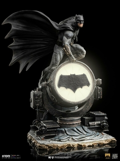 Batman Batsinal Deluxe Zack Snyder's Justice League 1/10 Iron Studios - loja online