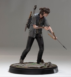 Ellie The Last of Us Part II with Bow Figure Dark Horse - comprar online