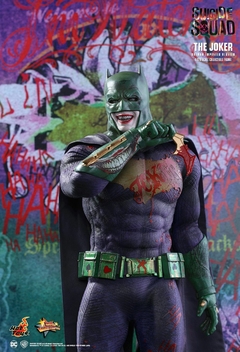 Batman Impostor 1/6 Esquadrão Suicida Hot Toys - Camuflado Toys