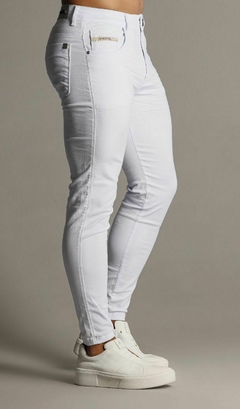 Calça Skinny White na internet