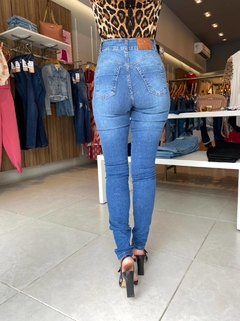 Calça Jeans Rasgada Cintura Alta - loja online
