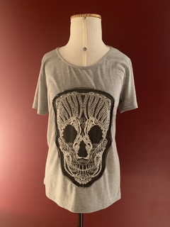 Blusa Skull na internet