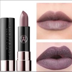 Batom Anastasia Beverly Hills na internet