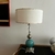 (ID) Lámpara de pie con base de cerámica / 15x15x67
