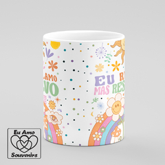 Caneca Eu Reclamo Mas Resolvo na internet