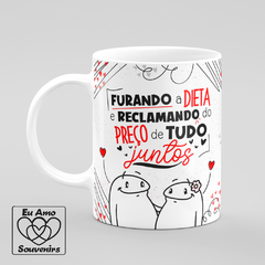 Caneca Flork Furando a Dieta e Reclamando de Tudo