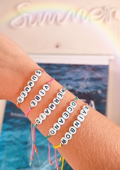 Pulseira V I B E S - comprar online