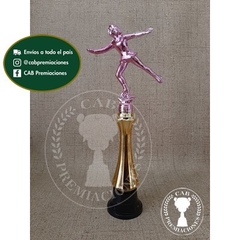 Trofeo Souvenir patín artístico patinadora fucsia c/col alta en BN