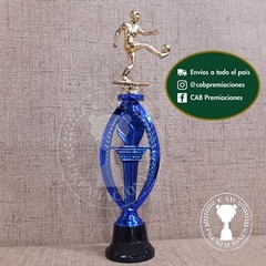 Trofeo plástico fútbol pateando - Ovalado BN - - comprar online