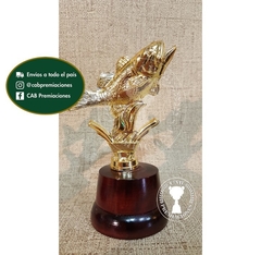 Trofeo Souvenir pesca dorado en base de madera