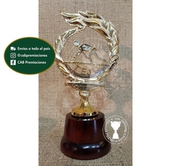 Trofeo Souvenir tejo laurel en base de madera