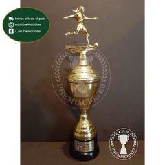 Trofeo metálico dorado c/fig fútbol femenino en base de madera - comprar online